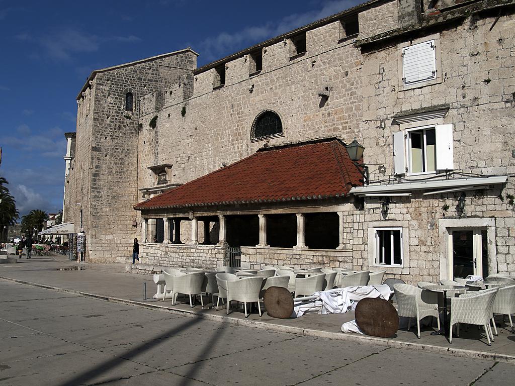 Rooms Livia Trogir Exterior foto