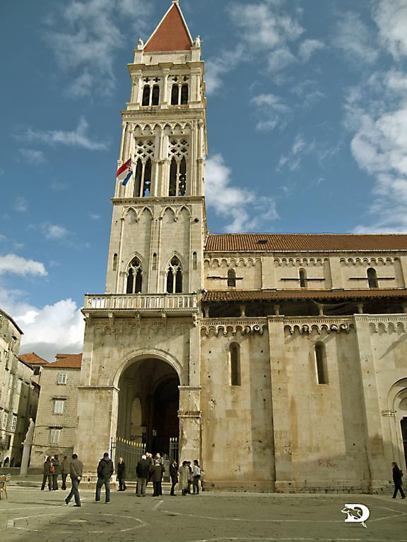 Rooms Livia Trogir Exterior foto