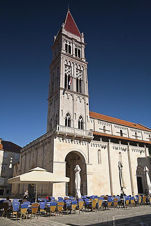 Rooms Livia Trogir Exterior foto