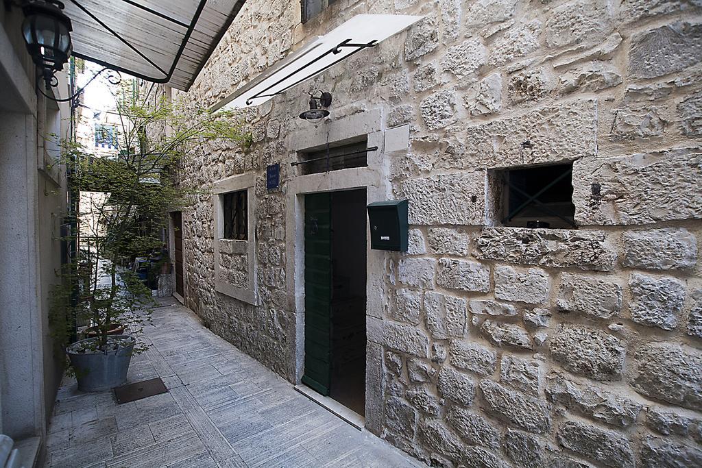 Rooms Livia Trogir Exterior foto