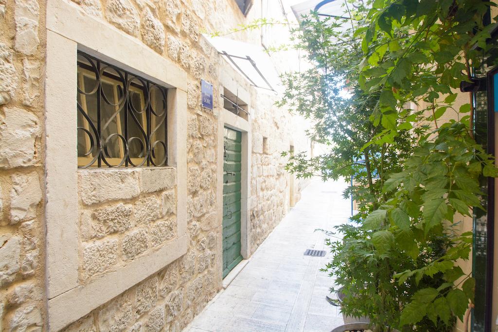 Rooms Livia Trogir Exterior foto