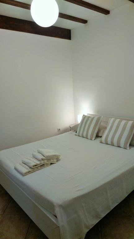Rooms Livia Trogir Exterior foto